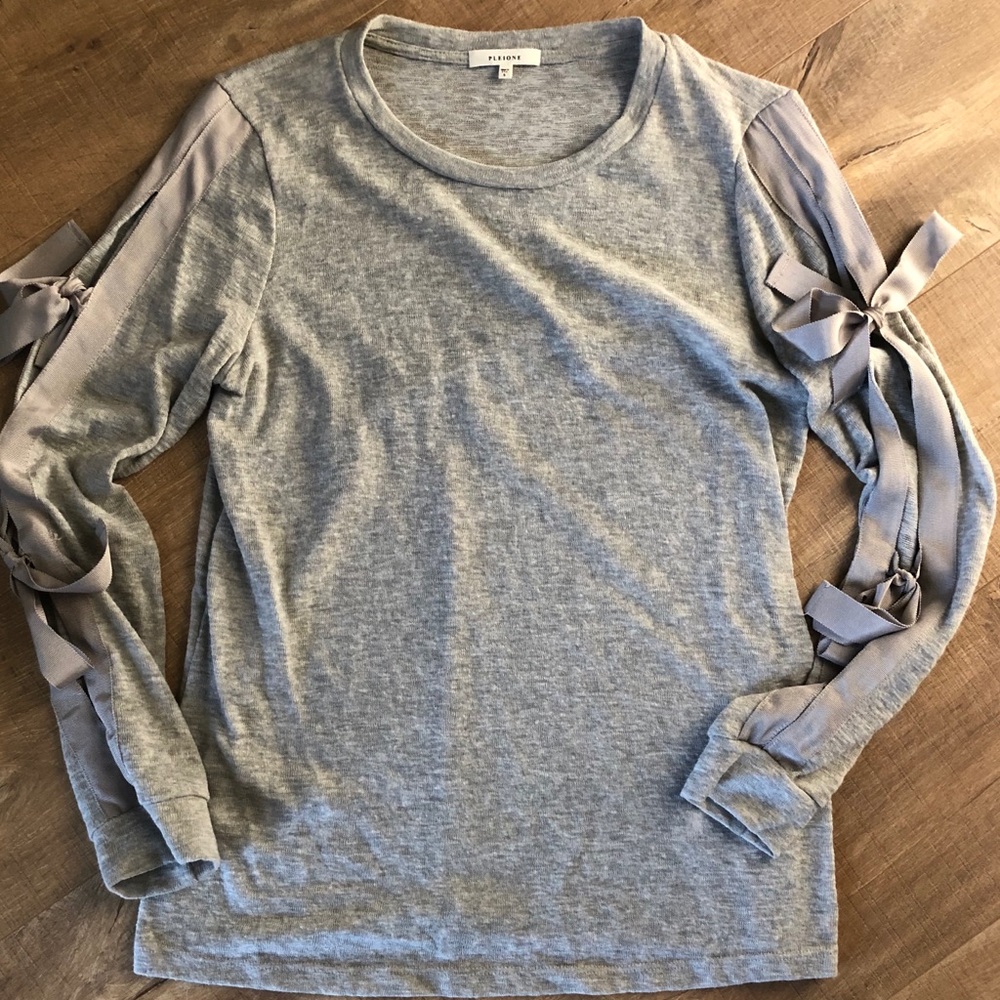 Pleione Open Sleeve Top
